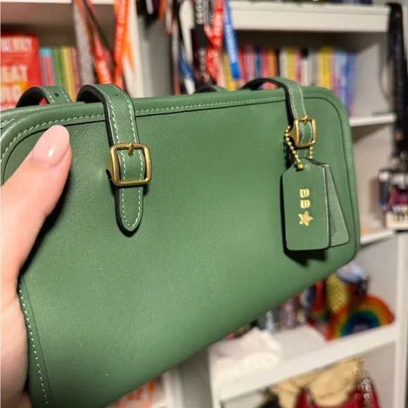 Coach Green Swing Zip - Picture 3 of 10